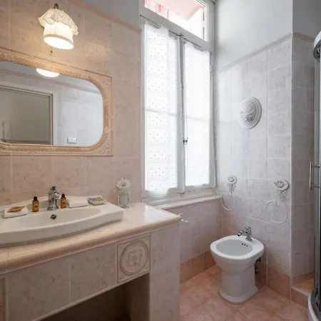 Le Coq Mansfield - Ac - Wifi - Center Апартаменты *